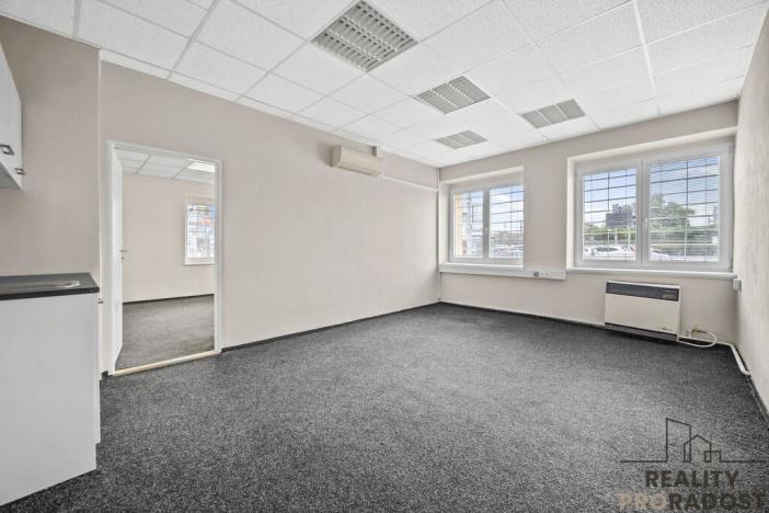 Pronájem obchodního prostoru, Pardubice, 17. listopadu, 97 m2