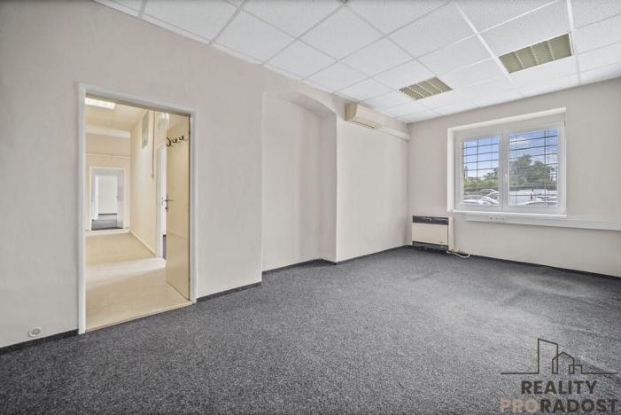 Pronájem obchodního prostoru, Pardubice, 17. listopadu, 97 m2