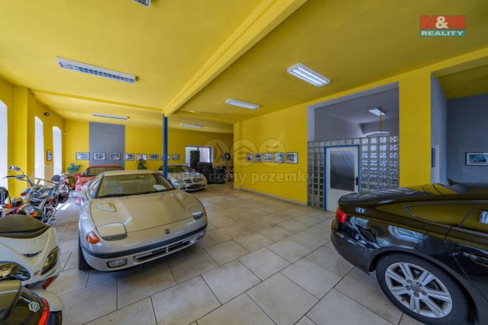 Prodej obchodního prostoru, Šarovy, 400 m2