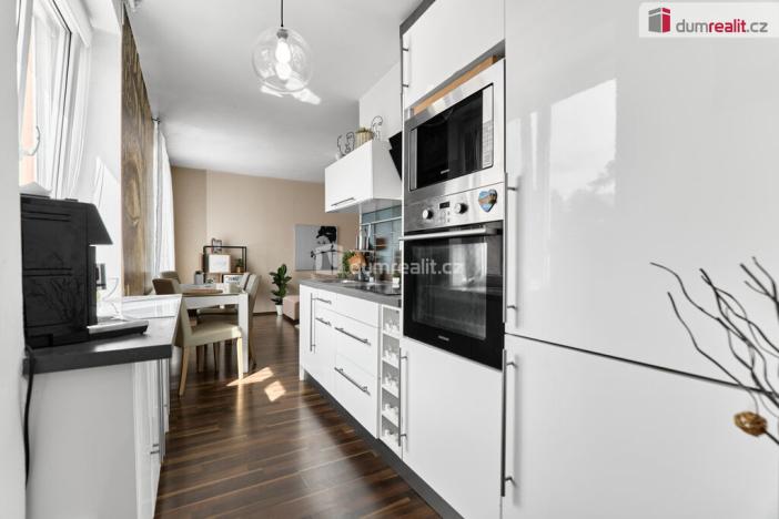 Prodej bytu 2+kk, Dalovice, Májová, 55 m2