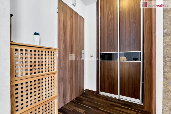 Prodej bytu 2+kk, Dalovice, Májová, 55 m2