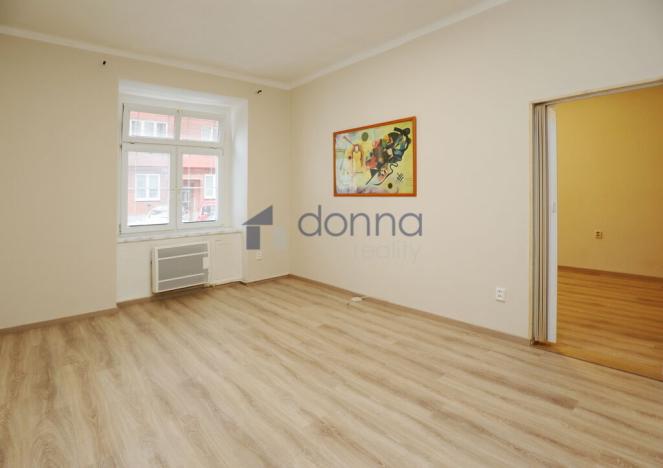 Pronájem bytu 2+kk, Praha, Viklefova, 42 m2