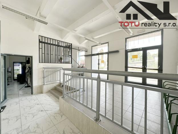 Pronájem obchodního prostoru, Jaroměř, Husova, 200 m2