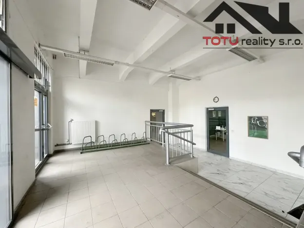 Pronájem obchodního prostoru, Jaroměř, Husova, 200 m2