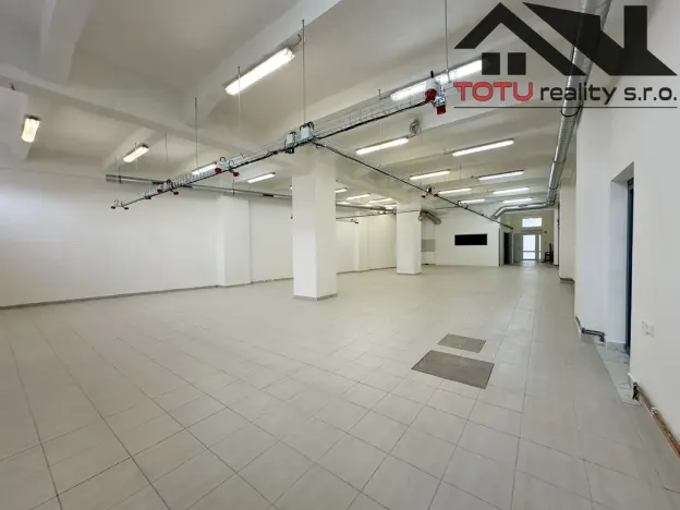 Pronájem obchodního prostoru, Jaroměř, Husova, 200 m2