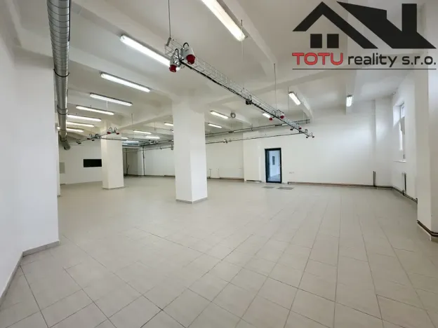 Pronájem obchodního prostoru, Jaroměř, Husova, 200 m2