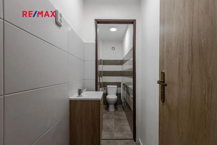 Prodej obchodního prostoru, Zbiroh, Líšenská, 700 m2