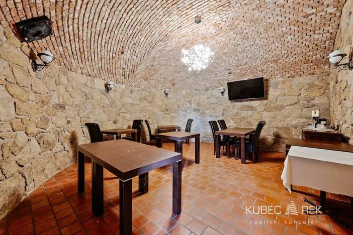 Prodej ubytování, Chotoviny, Táborská, 2200 m2