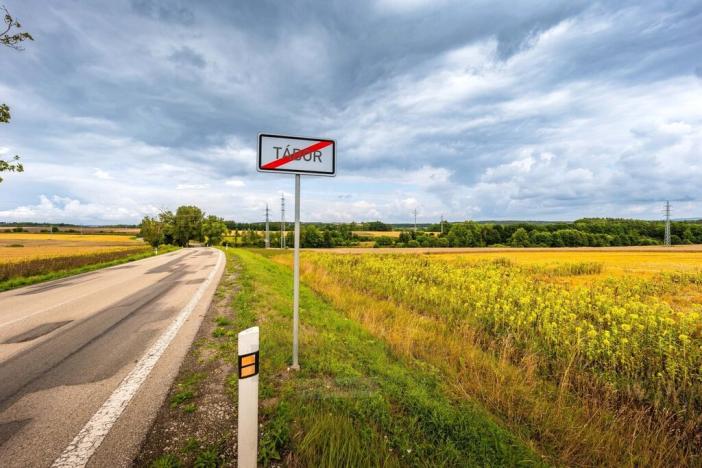 Prodej komerčního pozemku, Tábor - Náchod, Benešovská, 2059 m2
