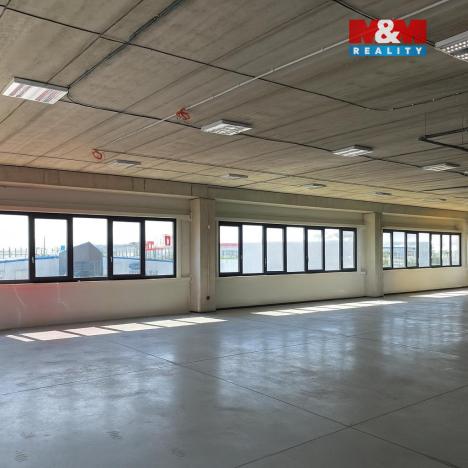 Pronájem obchodního prostoru, Nupaky, Komerční, 829 m2