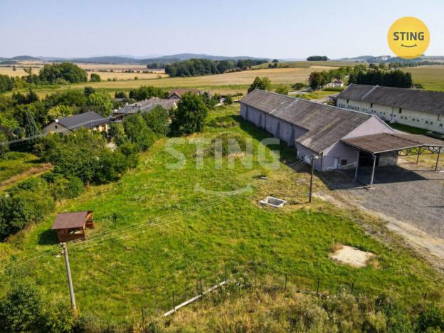 Prodej komerčního pozemku, Stavenice, 4445 m2