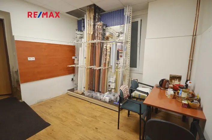 Pronájem obchodního prostoru, Slaný, Třebízského, 140 m2