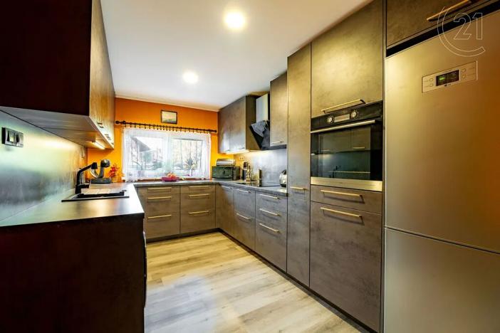 Prodej rodinného domu, Vroutek, Na Hůrce, 140 m2