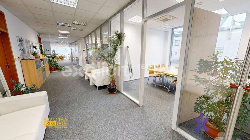 Pronájem kanceláře, Zlín, náměstí Míru, 100 m2