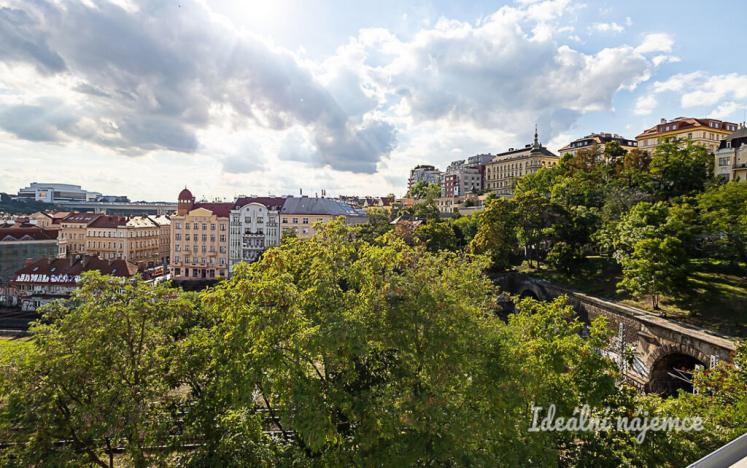 Pronájem bytu 1+kk, Praha - Vinohrady, Perucká, 26 m2