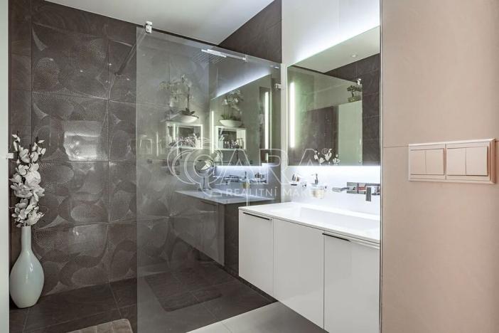 Prodej vily, Zeleneč, Štefánikova, 540 m2