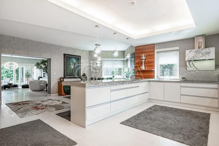 Prodej vily, Zeleneč, Štefánikova, 540 m2