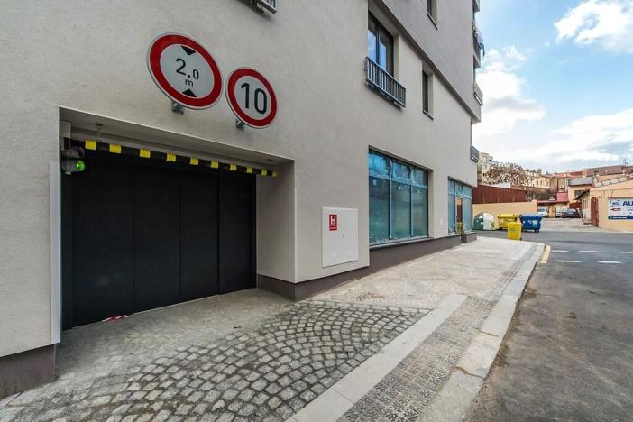 Prodej obchodního prostoru, Praha - Smíchov, Pod Barvířkou, 73 m2