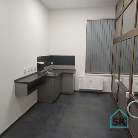 Pronájem komerční nemovitosti, Krnov - Pod Bezručovým vrchem, Mikulášská, 30 m2
