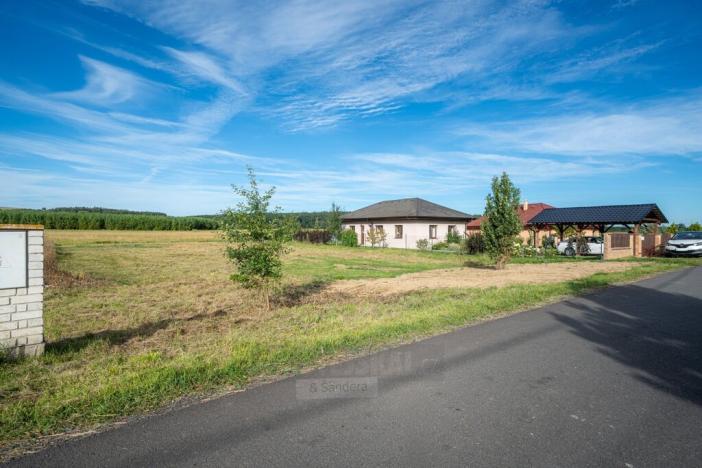 Prodej pozemku pro bydlení, Zalužany, 1423 m2