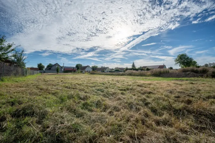Prodej pozemku pro bydlení, Zalužany, 1423 m2