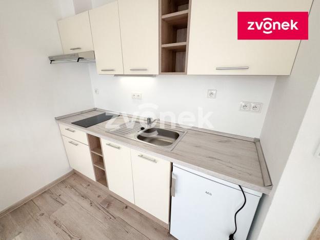 Pronájem bytu 1+kk, Zlín - Malenovice, Švermova, 28 m2