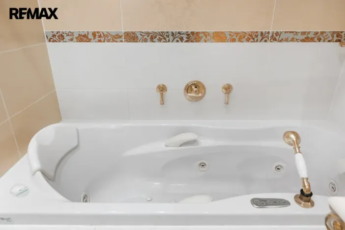 Prodej bytu 3+kk, Karlovy Vary, Pod Jelením skokem, 105 m2