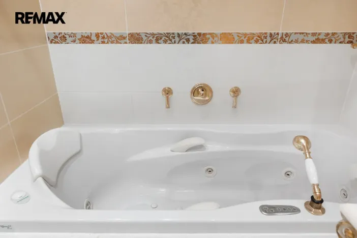 Prodej bytu 3+kk, Karlovy Vary, Pod Jelením skokem, 105 m2