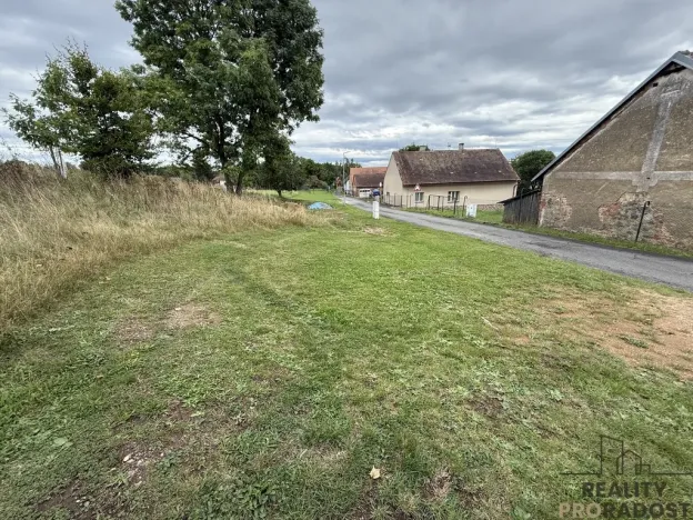 Prodej zahrady, Nestrašovice, 810 m2