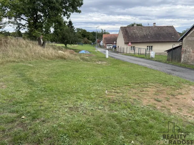 Prodej zahrady, Nestrašovice, 810 m2