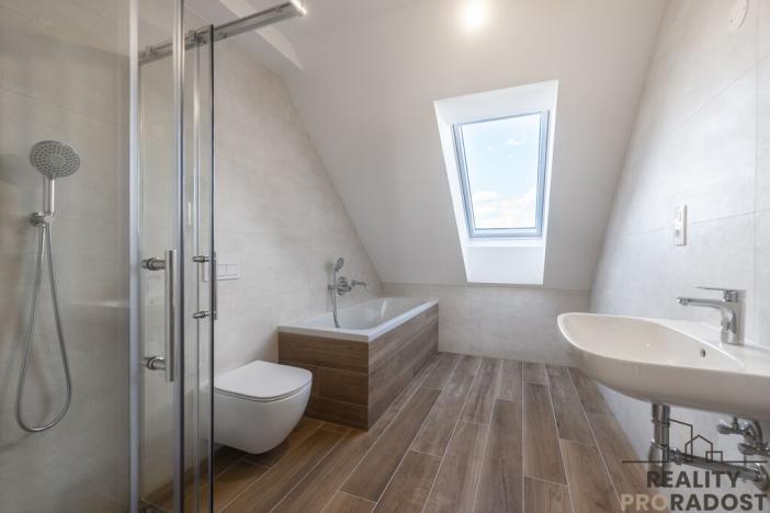 Prodej bytu 4+kk, Ostopovice, B. Němcové, 170 m2