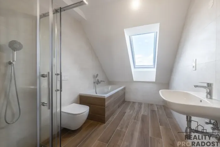 Prodej bytu 4+kk, Ostopovice, B. Němcové, 170 m2