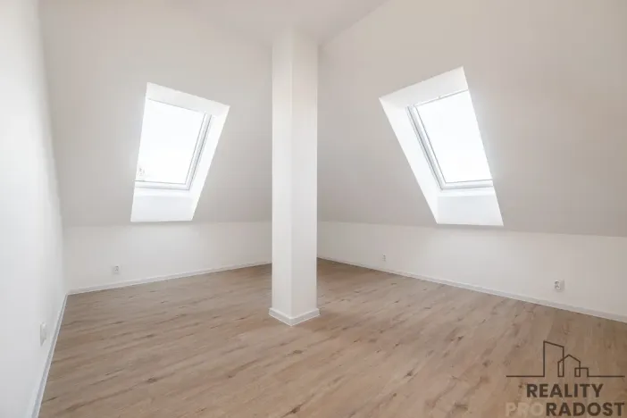 Prodej bytu 4+kk, Ostopovice, B. Němcové, 170 m2