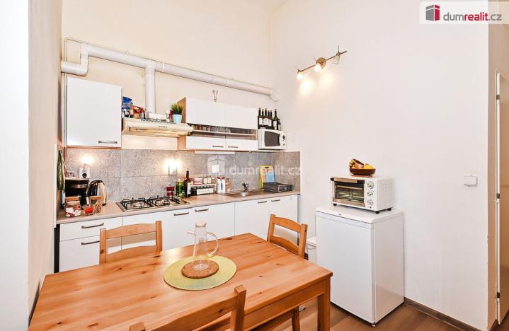 Pronájem bytu 1+1, Praha - Žižkov, Husitská, 42 m2