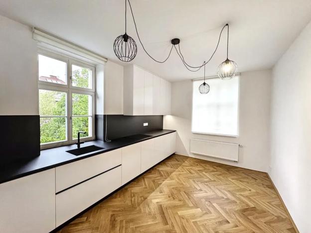 Pronájem bytu 3+1, Praha - Dejvice, 136 m2