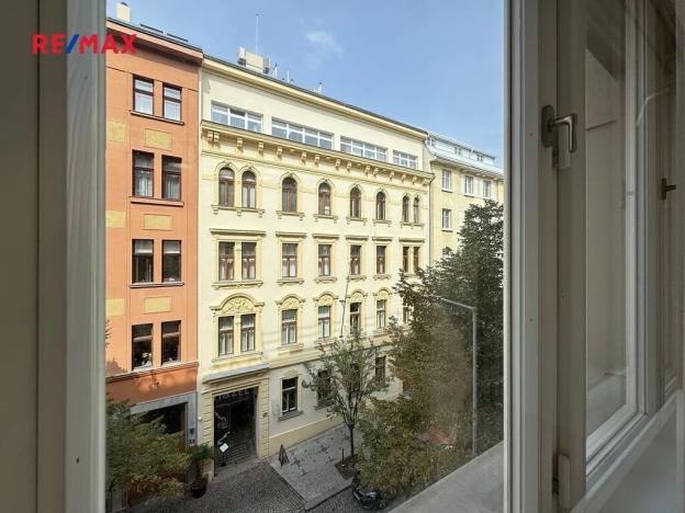 Pronájem bytu 2+kk, Praha - Vinohrady, Záhřebská, 49 m2