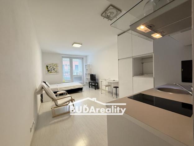 Pronájem bytu 1+kk, Zlín, Na Honech I, 29 m2