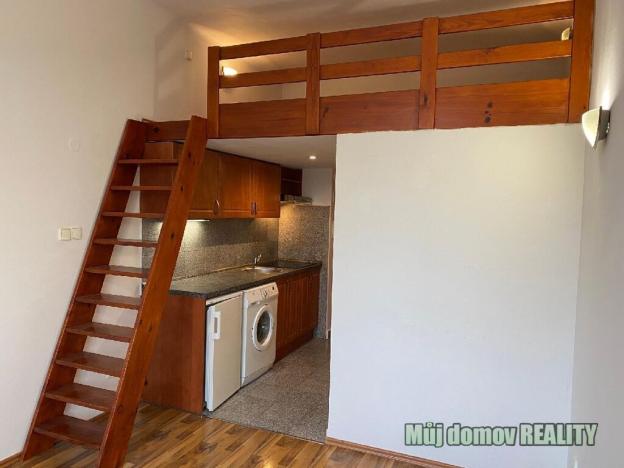 Pronájem bytu 1+kk, Praha - Vysočany, Freyova, 18 m2