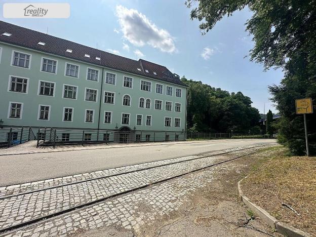 Pronájem kanceláře, Blansko, Gellhornova, 541 m2