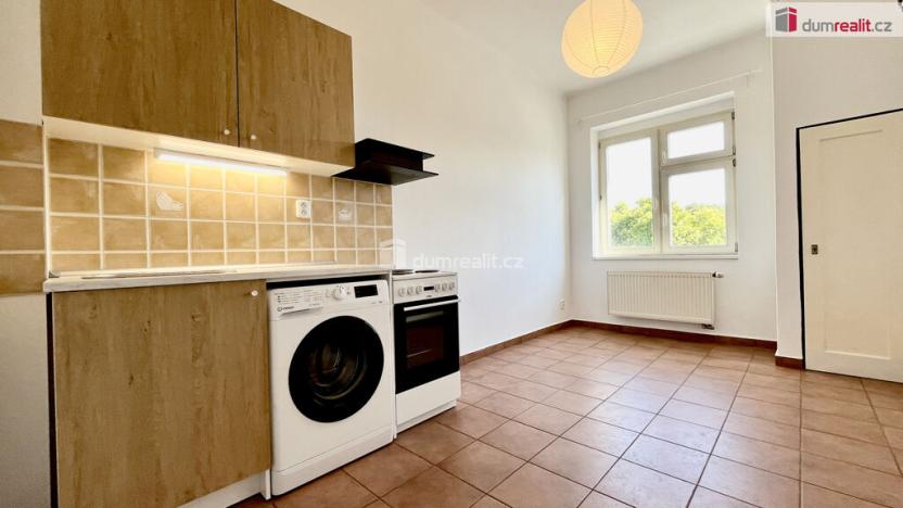 Pronájem bytu 1+1, Praha - Žižkov, Olšanské náměstí, 45 m2