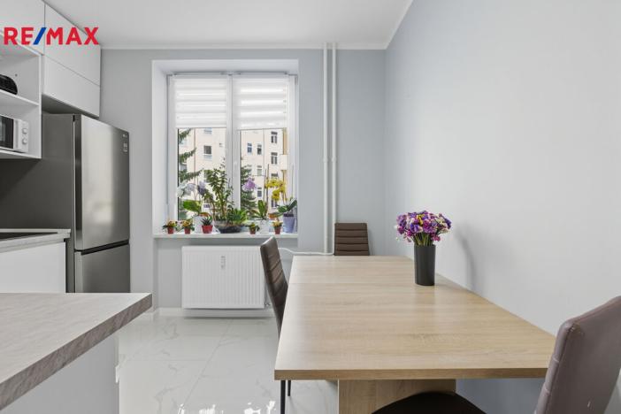 Prodej bytu 2+1, Karlovy Vary, K. Čapka, 57 m2