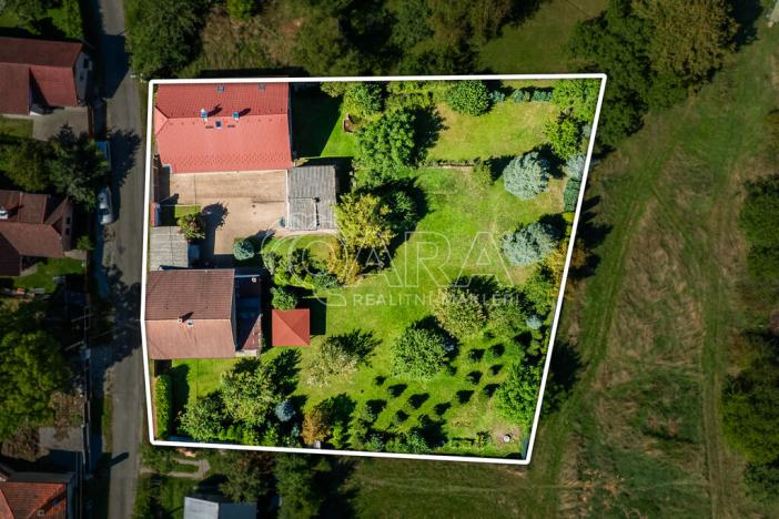 Prodej rodinného domu, Velký Chlumec, 180 m2