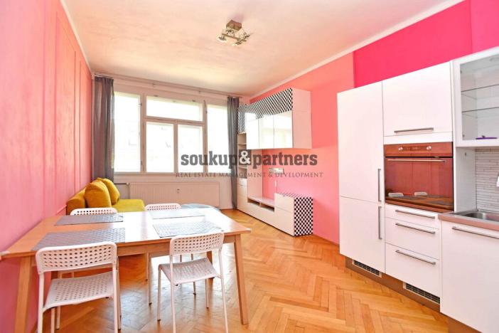 Pronájem bytu 2+kk, Praha - Smíchov, Štefánikova, 57 m2