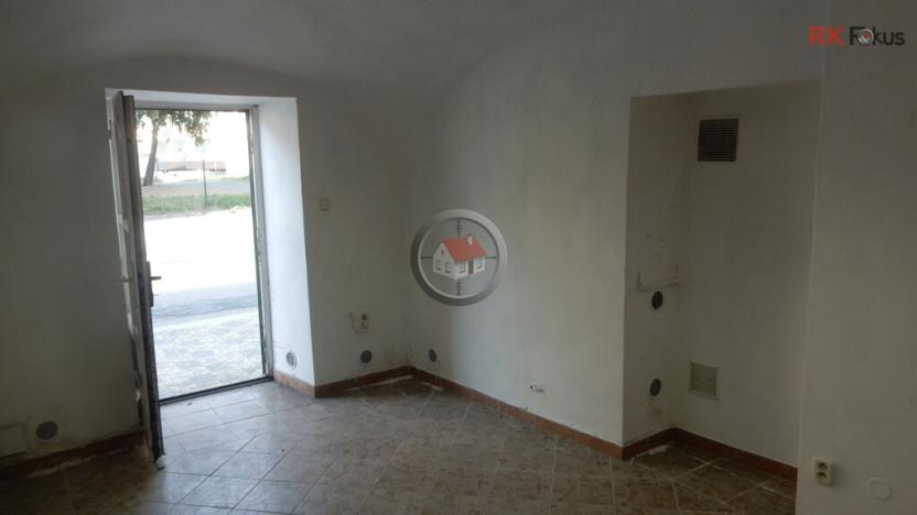 Pronájem obchodního prostoru, Moravské Budějovice, nám. ČSA, 15 m2