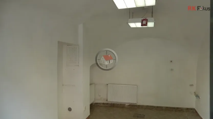 Pronájem obchodního prostoru, Moravské Budějovice, nám. ČSA, 15 m2