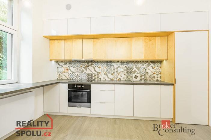 Pronájem bytu 2+1, Liberec - Liberec I-Staré Město, Sokolská, 74 m2