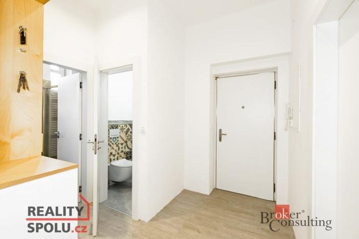 Pronájem bytu 2+1, Liberec - Liberec I-Staré Město, Sokolská, 74 m2