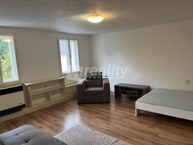 Pronájem bytu 1+1, Jihlava, Husova, 28 m2