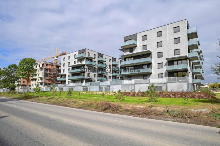 Pronájem garážového stání, Praha, Čakovická, 12 m2