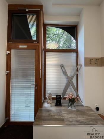 Pronájem obchodního prostoru, Ostrava, Macharova, 75 m2